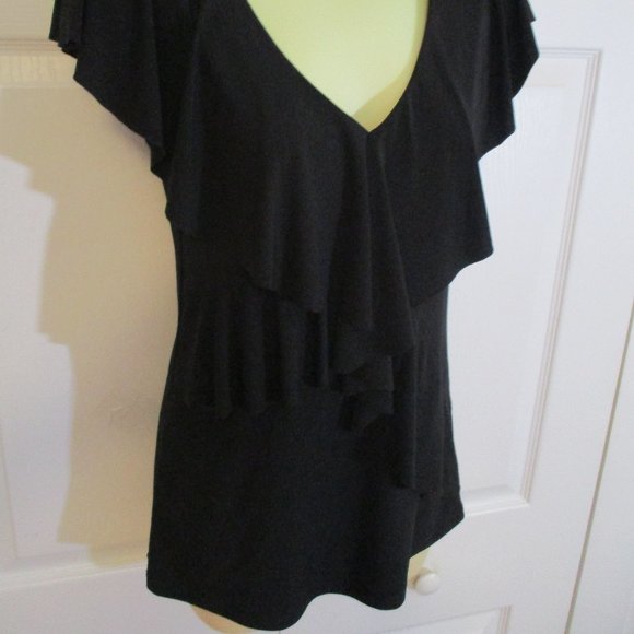 V-Neck Ruffled Knit Top Cap Sleeves Crochet Rear Detail - Picture 3 of 8